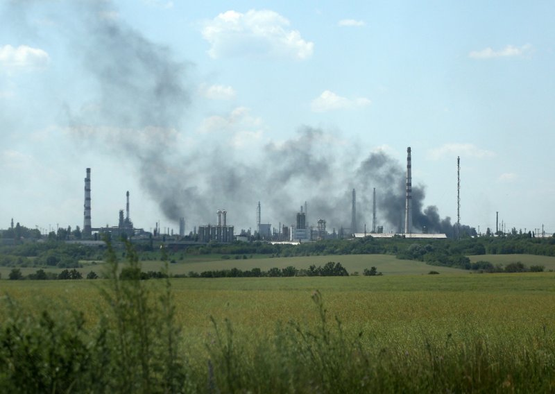U središtu ruskih napada na Lisičansk je rafinerija nafte, Rusi pokušavaju blokirati grad topništvom