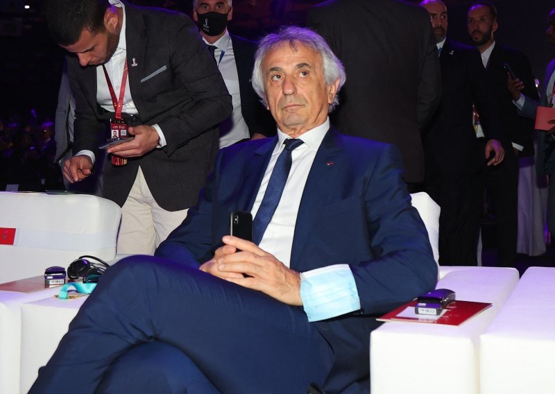 Novi stresovi i šokovi za bivšeg Dinamovog trenera: Vahidu Halilhodžiću i najutjecajniji čovjek okrenuo leđa?