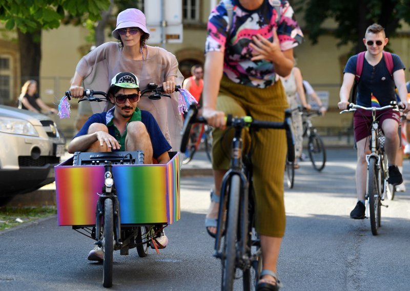 [FOTO/VIDEO] Održan treći Pride Ride: 'Odluka američkog suda pokazala je kako brzo mogu nestati prava za koja smo se desetljećima borili'