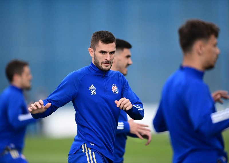 Bivši hrvatski izbornik poslao milijunsku ponudu za svestranog 22-godišnjaka; Dinamov igrač već napustio pripreme i putuje za Njemačku