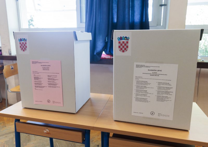 Na prijevremenim izborima u Splitu do 11:30 glasovalo tek 12 posto birača