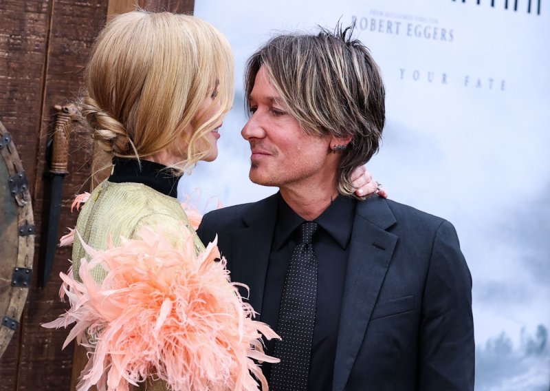 Nicole Kidman nakon 16 godina pokazala nikad viđene fotografije vjenčanja s Keithom Urbanom