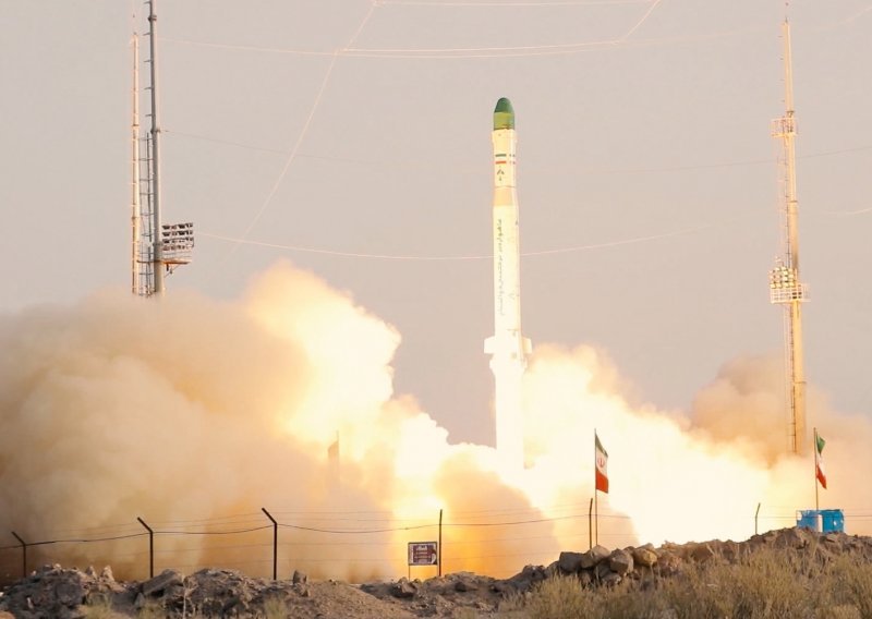 Iran lansirao testnu raketu za 'istraživanje svemira', SAD i Izrael strahuju da svemirski program koriste za vojne svrhe