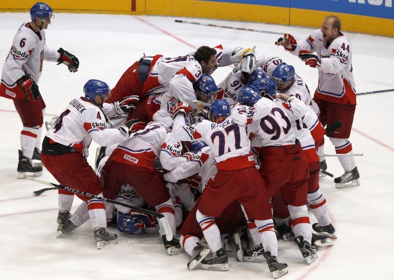 Hokejaši Češke i Rusije u finalu