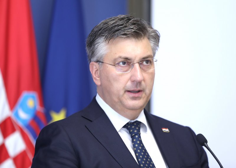 Premijer Plenković pozvao Splićane da glasaju za Đogaša, a ne za 'lažni centar' i Puljka