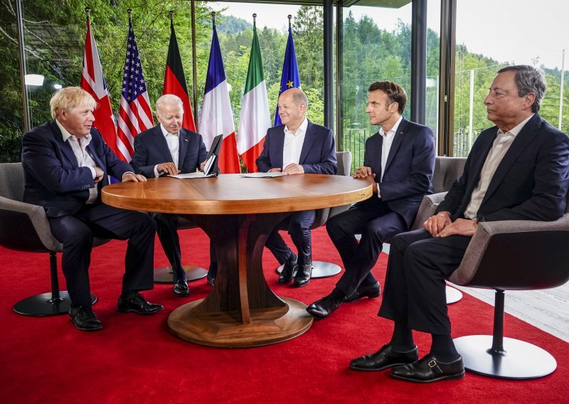 Zemlje G7 imale pozitivne razgovore s Indijom i Kinom o cijeni ruske nafte