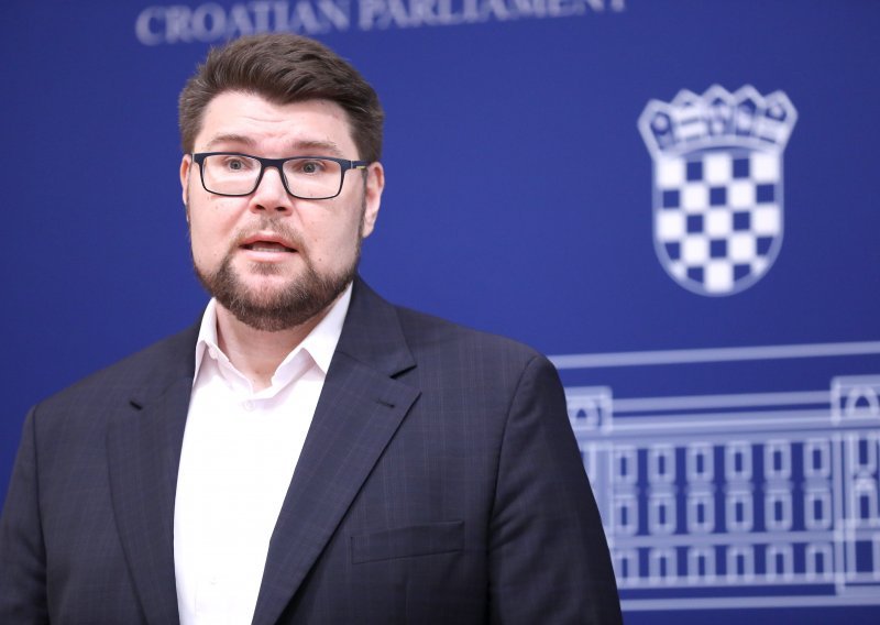 Oporba uputila kritike Vladi: Fokusirala se samo na gorivo umjesto da ljudi direktno dobiju novac