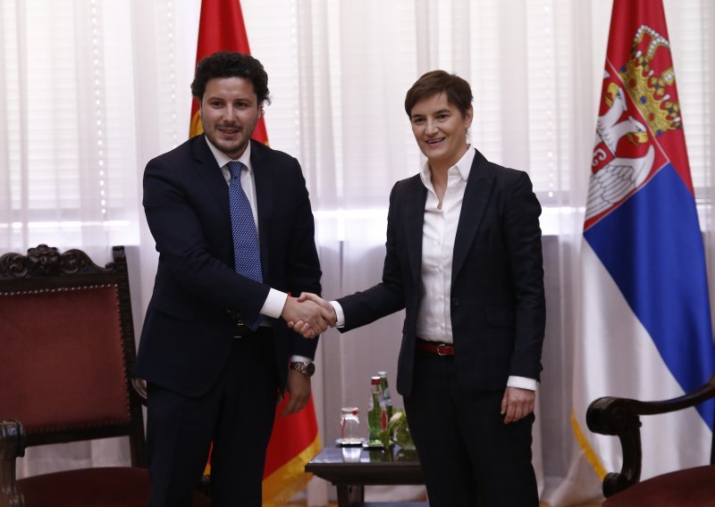 [VIDEO/FOTO] Brnabić i Abazović istaknuli spremnost da Srbija i Crna Gora 'resetiraju odnose', a pričali i o inicijativi Otvoreni Balkan