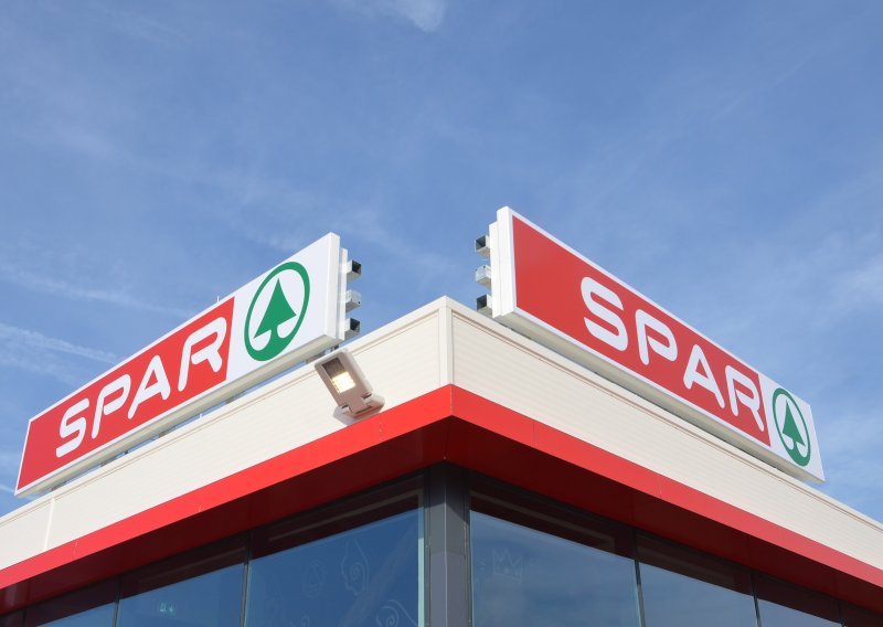 Spar Hrvatska stipendira petrinjske učenike koji se školuju za mesare