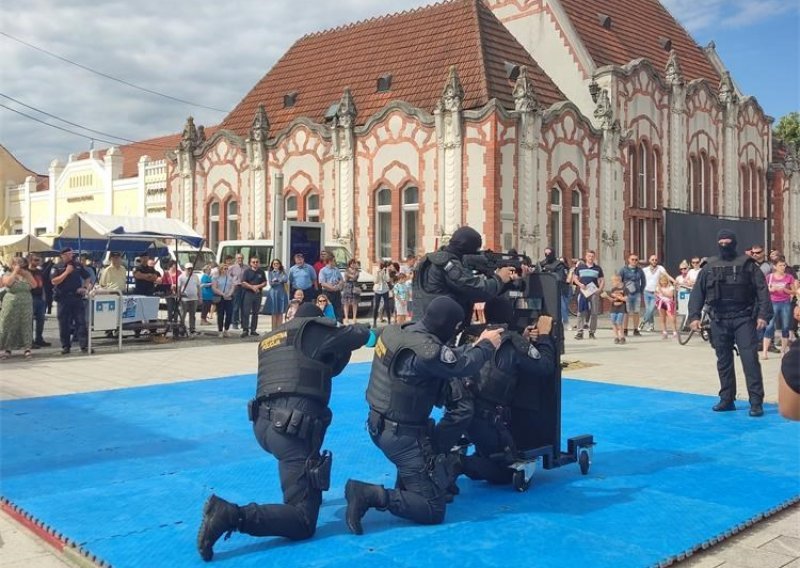 [VIDEO/FOTO] Međimurski 'plavci' plijenili pažnju prolaznika tijekom subotnje špice, pogledajte kakve su sve 'vratolomije' izvodili