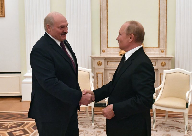 Lukašenko i Putin formiraju zajedničku vojnu skupinu: 'To je odgovor na pogoršanje napetosti na zapadnim granicama'