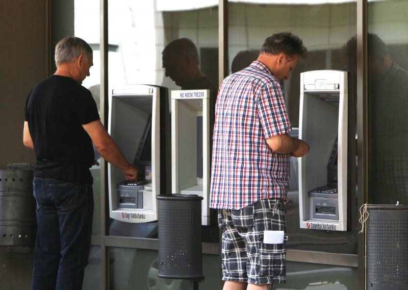 Prilagodba bankomata uvođenju eura bit će zahtjevna, a dio njih građani neće moći danima koristiti