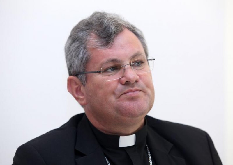 Biskup Košić moli Petrova za oprost zbog uvreda