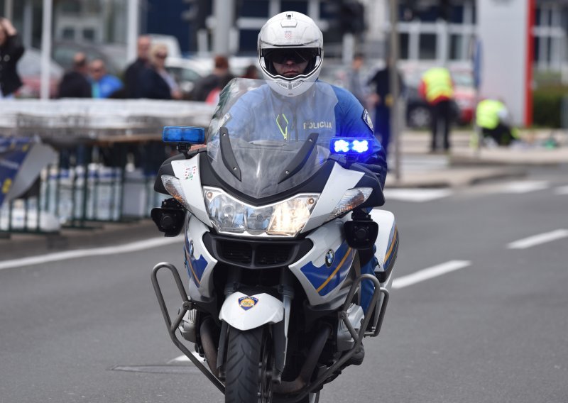 Pijan naletio na policajca na A1 i pobjegao