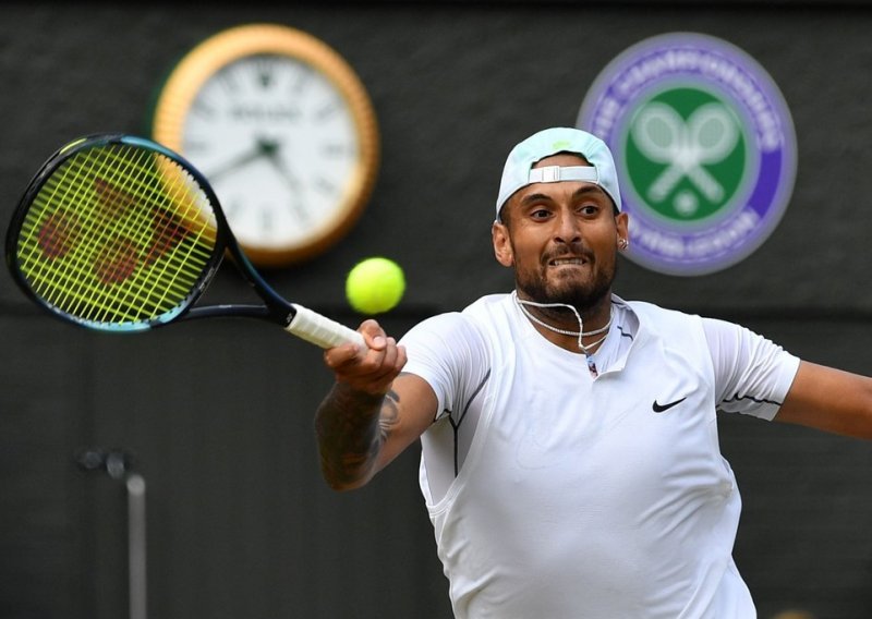 Zločesti dečko svjetskog tenisa izborio je četvrtfinale Wimbledona: Sad mi je potrebna dobra čaša vina. Pod hitno!