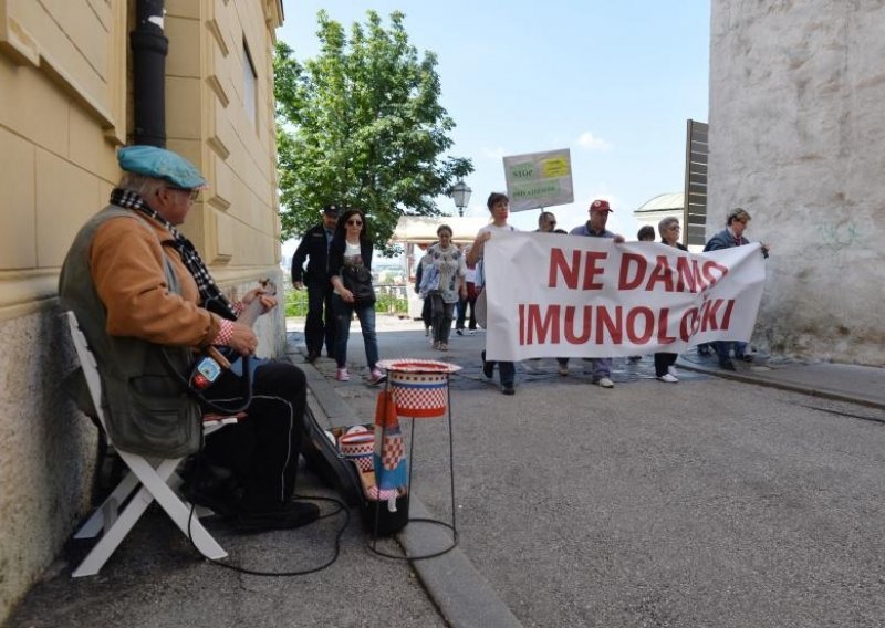 'Bajka je gotova - vukovi jedu Imunološki zavod'