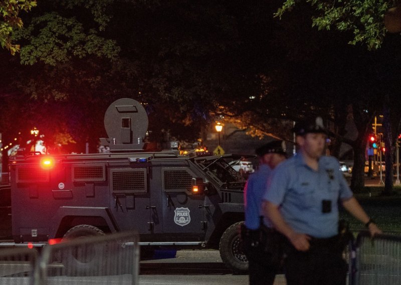 U pucnjavi u Philadelphiji ranjena dva policajca