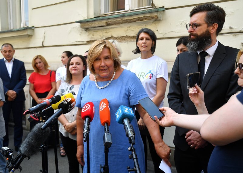 Suze radosnice roditelja odgojitelja, Željka Markić traži ostavku Tomaševića: 'Ovo je pobjeda mama i tata nad samovoljom nesposobnog gradonačelnika'