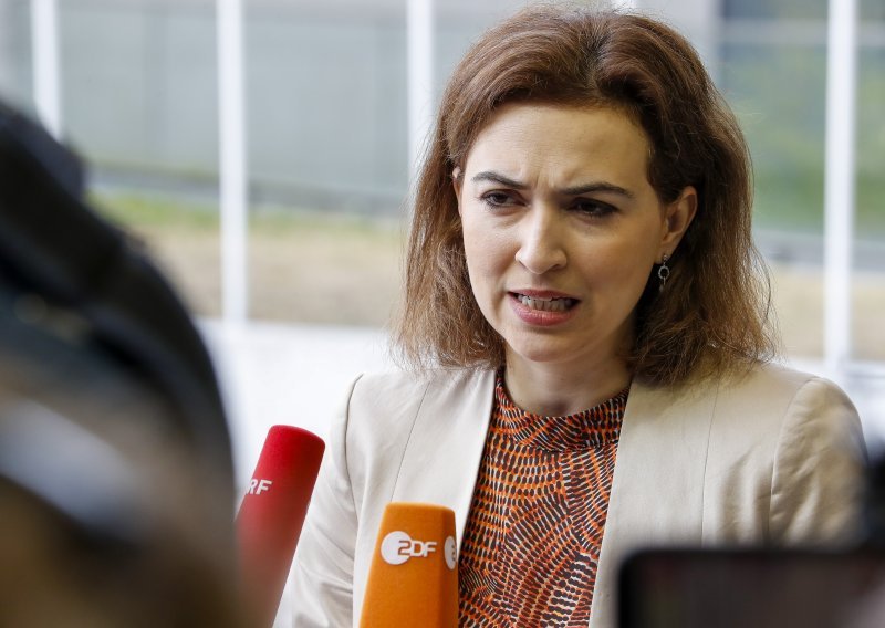 Austrijska ministrica: BiH ima EU perspektivu no mora provoditi reforme