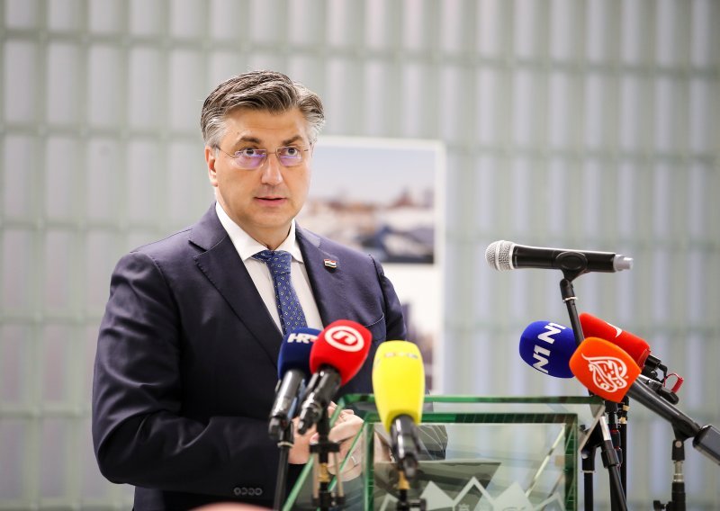 Plenković progovorio o gašenju malih benzinskih postaja, dok o intervenciji Milanovićeve supruge kaže: Ja ne komentiram njegovu obitelj