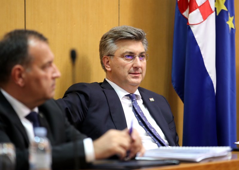 Plenković oporbi: Ministar Beroš ima moju punu potporu