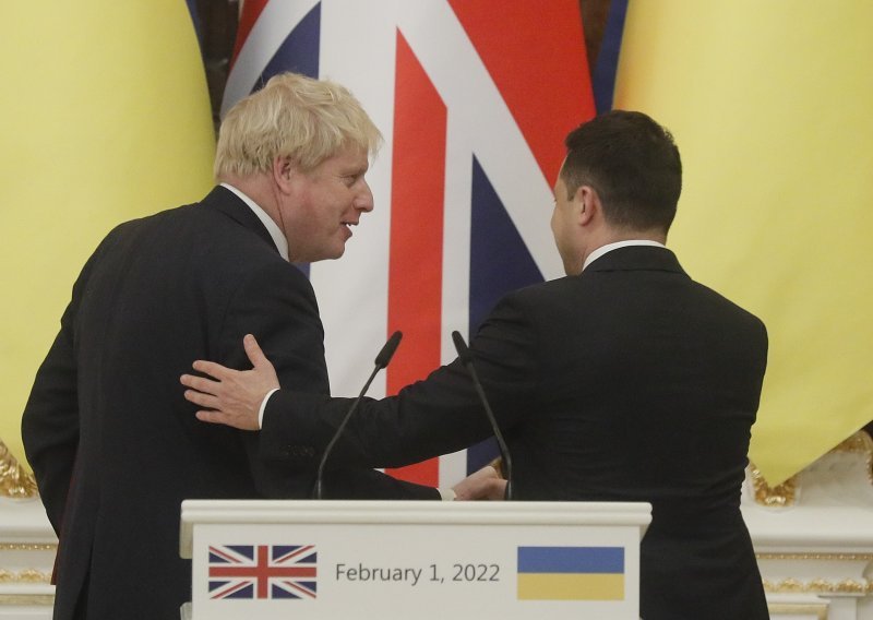 Kijev zahvalio Johnsonu na podršci 'u najtežim vremenima', Rusija likuje zbog odlaska 'glupog klauna'