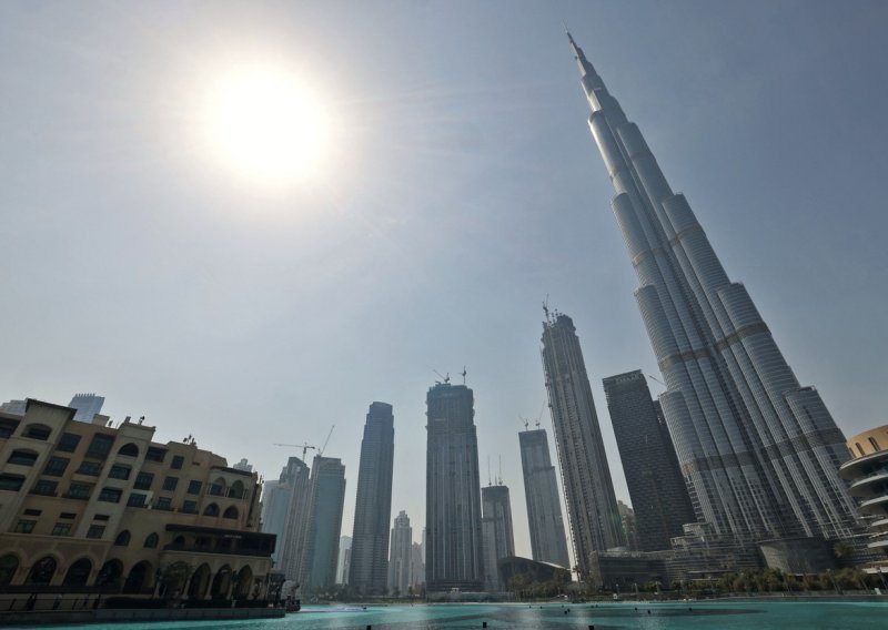 [FOTO] U Dubaiju ne mare za sankcije i rat: Rusi prebacuju novac sa Zapada i kupuju sve što mogu, a najviše vole vile uz more