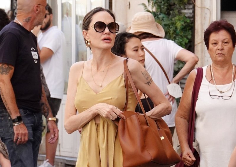 Angelina Jolie ima sandale za poželjeti: Ravne su, udobne i izdužuju noge