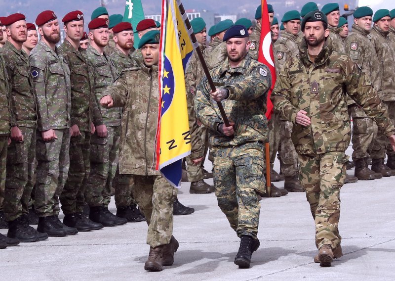 Njemačka šalje vojnike u BiH, ali što ako Rusija u UN-u blokira produljenje europske misije? Zapad ima 'drugu opciju'