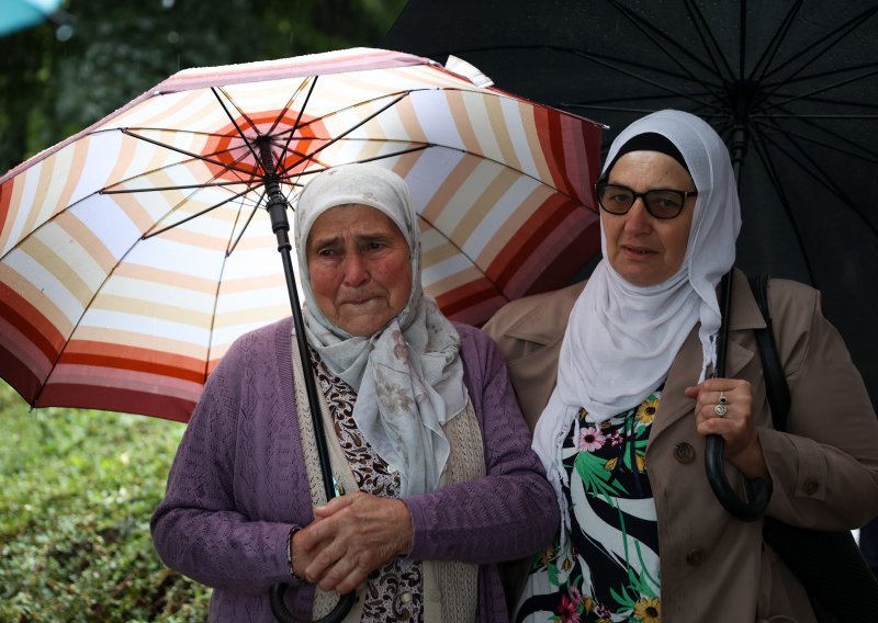 Posmrtni ostaci 50 žrtava genocida nad Bošnjacima prevezeni u Srebrenicu, najmlađa žrtva koja će biti pokopana je 16-godišnji dječak