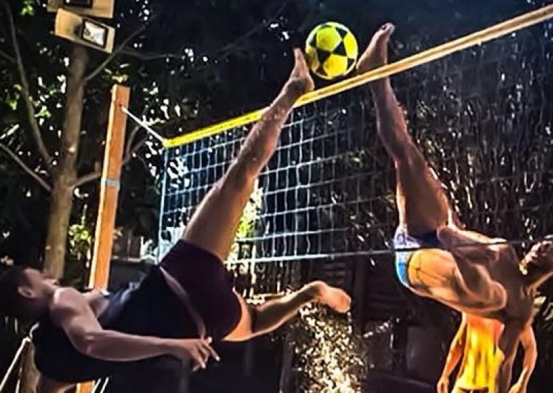 Ronaldinho se pohvalio ludim potezom sa plaže