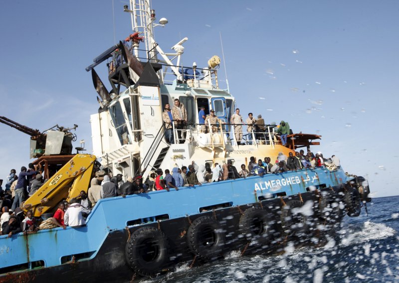 Tijekom vikenda spašeno 5.800 migranata na Sredozemlju