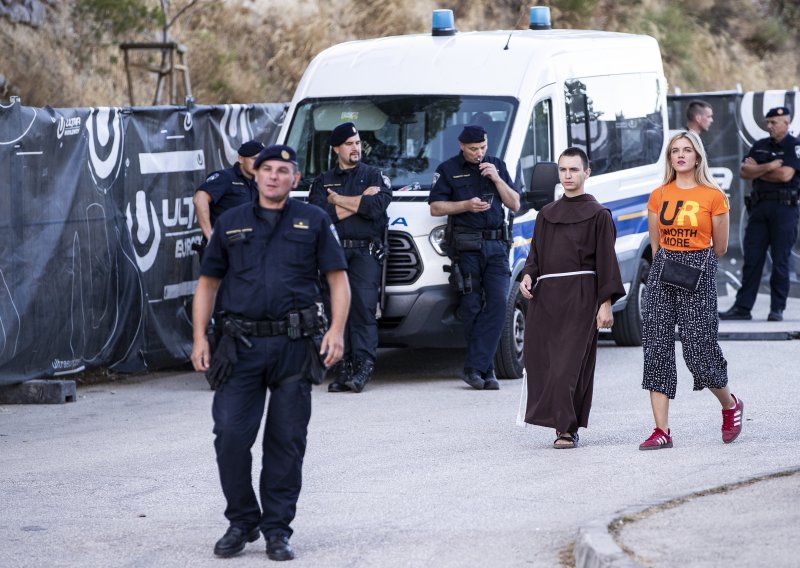 [FOTO] Policija u tri dana Ultre privela čak 213 osoba, naplaćeno pola milijuna kuna kazni i zaplijenjena gomila droge