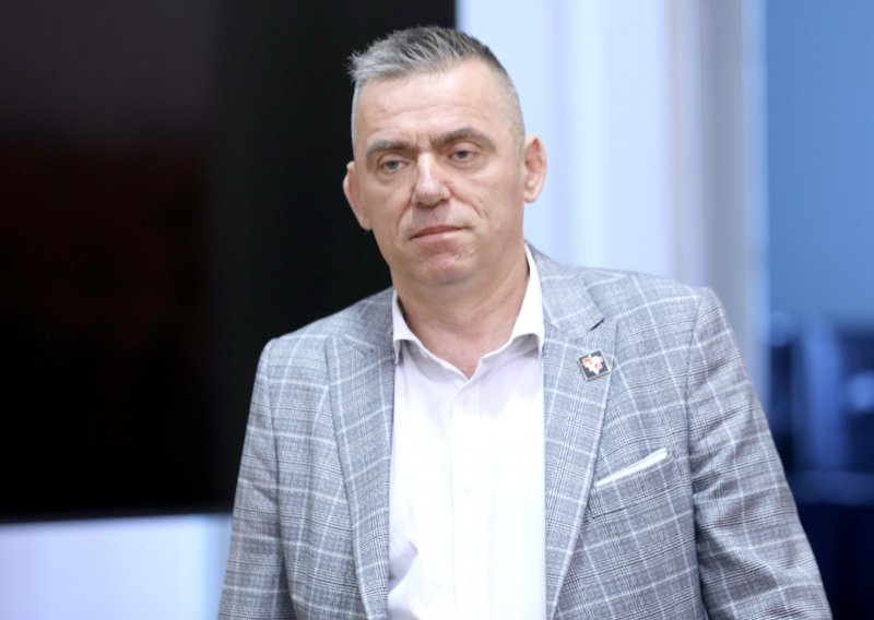 Mlinarić pozvao Jandrokovića na štrajk glađu dok premijer ne odgovori kada će Hrvatska tužiti Srbiju