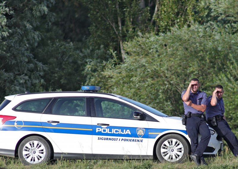Policija kod Osijeka ulovila sedmoricu pijanih vozača bicikla, a jedan je napuhao nevjerojatnih 4,09 promila