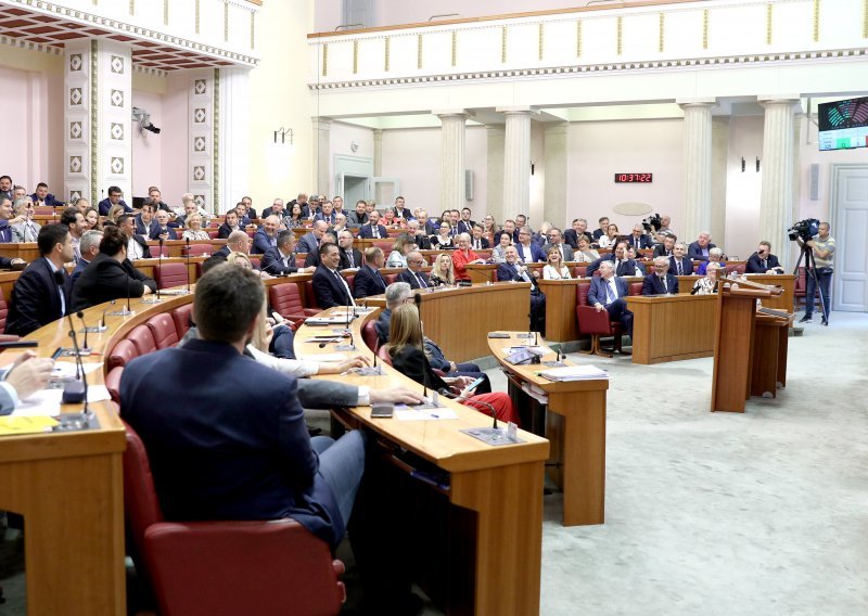 Saborska statistika: Zastupnici u Sabornici proveli 76 dana, najviše unatrag četiri godine