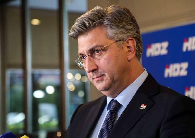 [FOTO] Plenković nakon sjednice vrha HDZ-a: 'Glavna vodilja kampanje na izborima u Splitu bila je enormna mržnja'