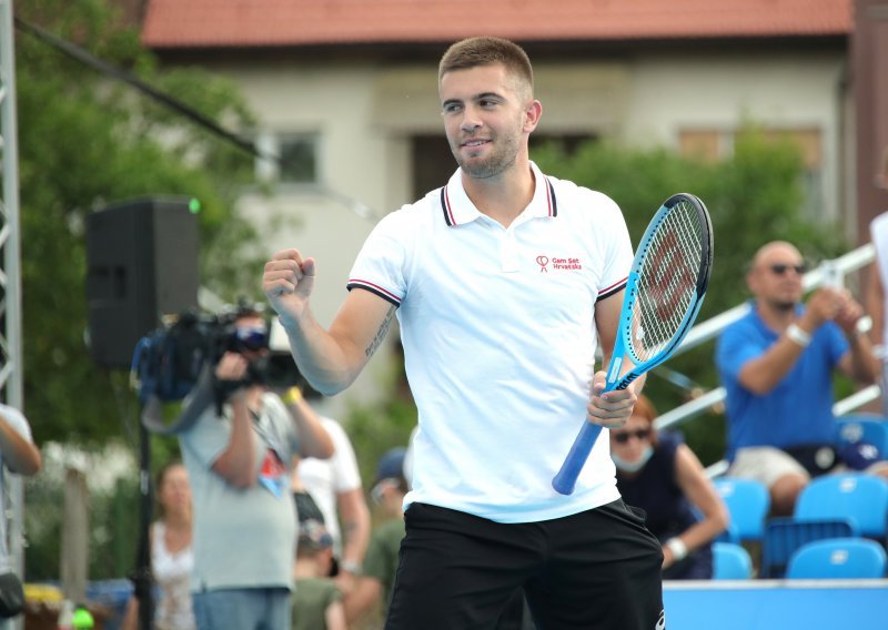 Borna Ćorić očito se još traži nakon duge pauze; jer kako objasniti poraz od 19-godišnjeg Rumunja na ATP Challengeru?