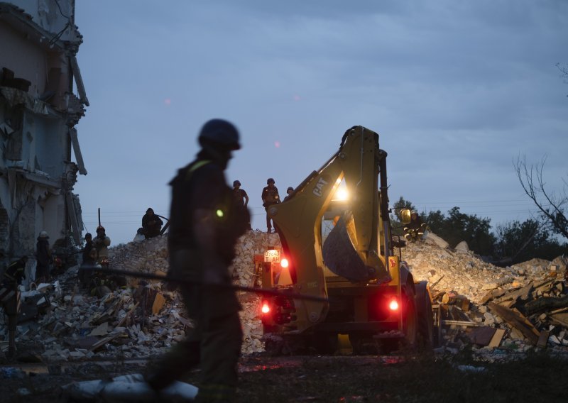 Broj poginulih u raketiranju zgrade u Časiv Jaru porastao na 31