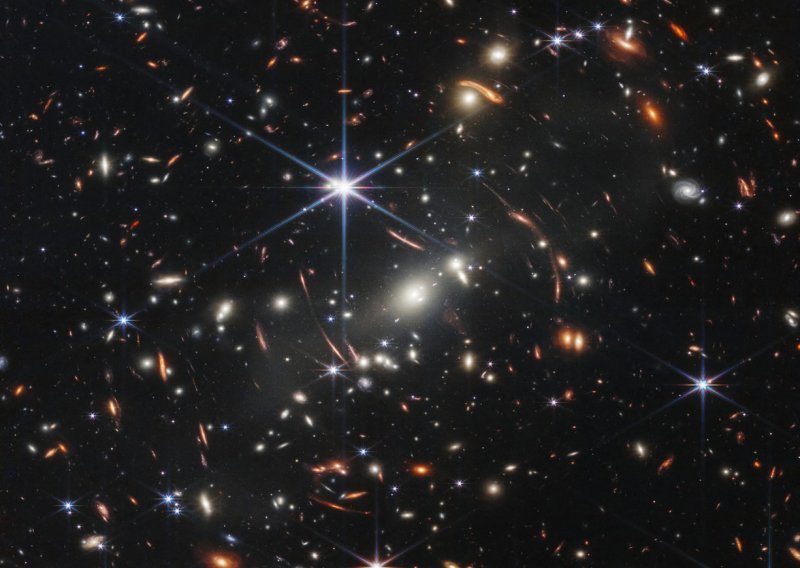 Zavirite u dosad najdublji pogled na naš svemir: Stigla je prva fotografija u boji teleskopa James Webb