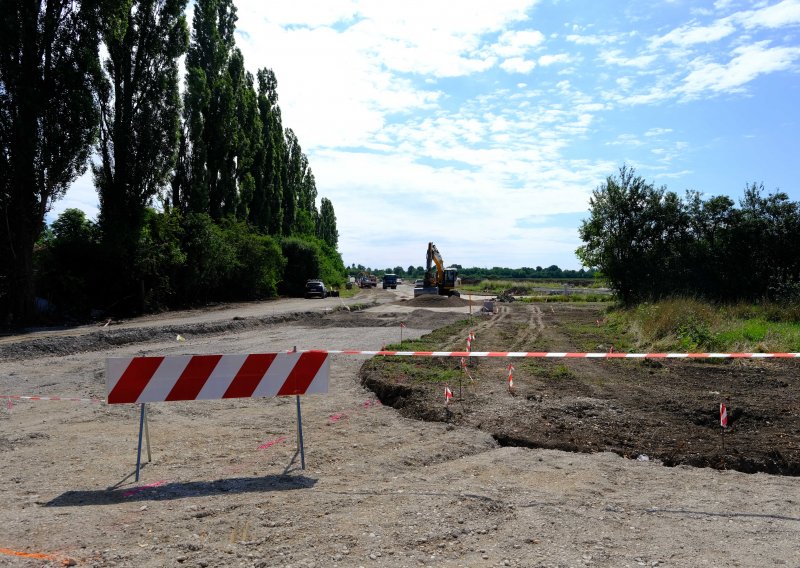 [FOTO/VIDEO] Na gradilištu u Velikoj Gorici pronađene dvije bombe iz Durgog svjetskog rata
