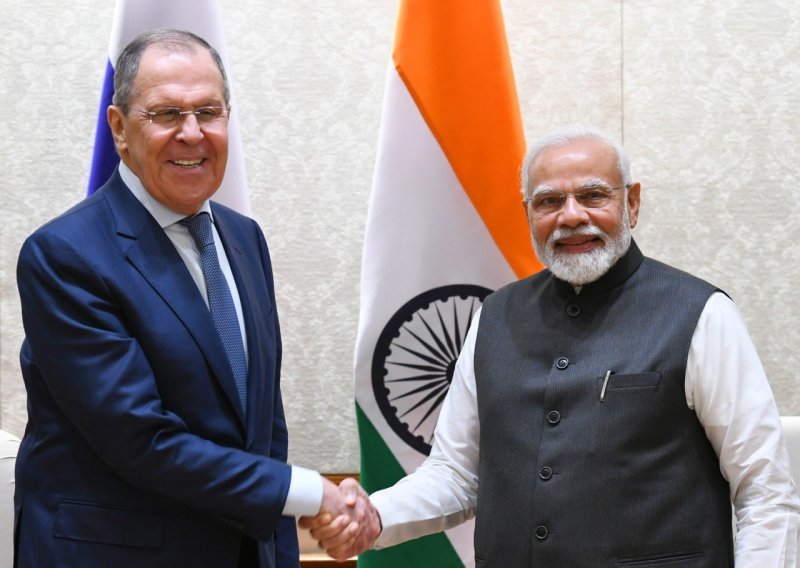 Indija u lipnju uvezla rekordnu količinu ruske nafte, gotovo petinu uvoza namirili su iz Rusije