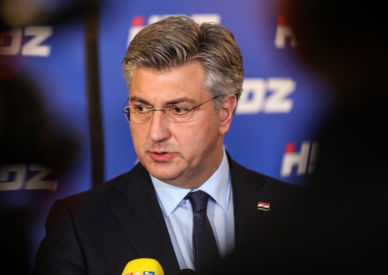Plenković ustvrdio da je koalicija stabilna, osvrnuo se i na napise da je ministrica Vučković pogodovala Tolušiću