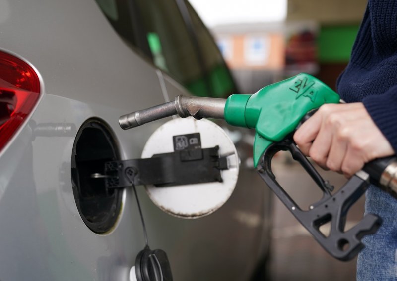Konačno dobre vijesti: Vlada uredbom srušila cijene goriva, najbolje su prošli vozači benzinaca