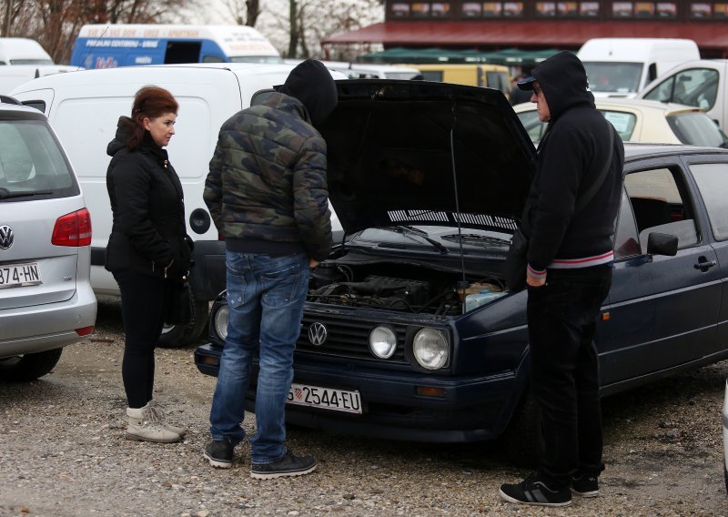 Prosječna starost automobila u Hrvatskoj gotovo 15 godina, novih automobila manje od pet posto. Hrvati i dalje najviše vole dizelaše