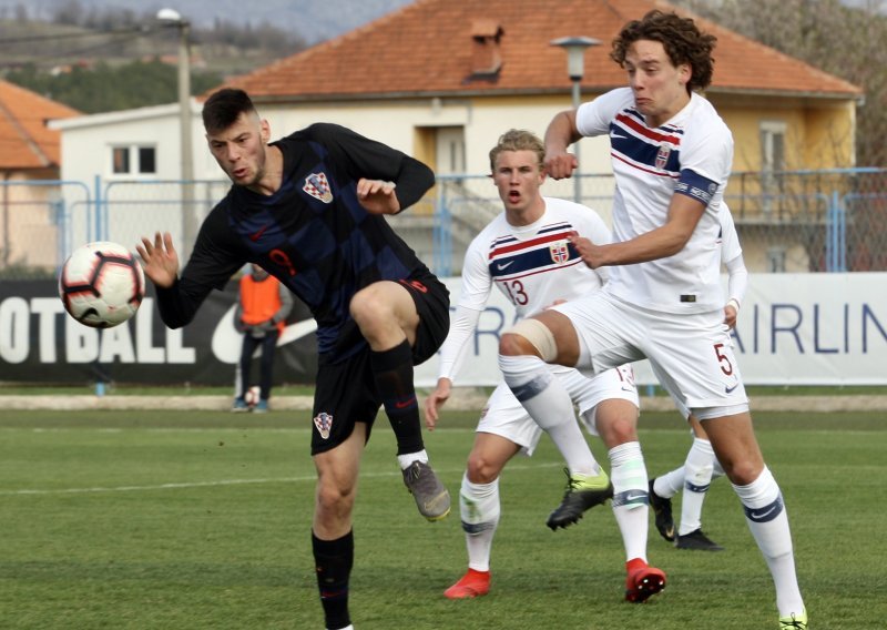 Hrvat odveo Maribor u 2. pretkolo Lige prvaka; bivši napadač Dinama zabio je oba gola u gostujućoj pobjedi 'viola'