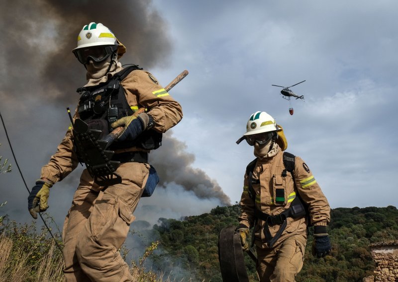 Portugal se bori s desetak šumskih požara, naslovnice novina vrište: Zemlja je u plamenu!