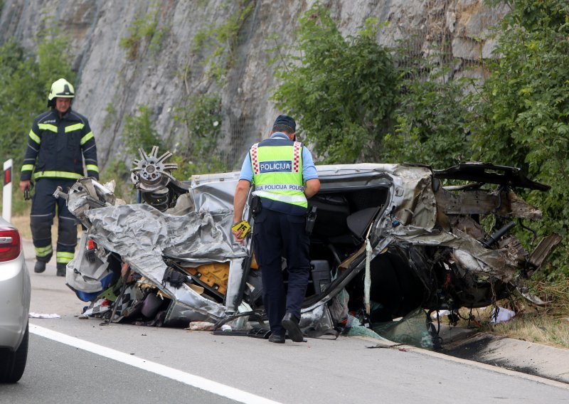 [FOTO] U teškoj prometnoj nesreći na A1 poginula jedna osoba