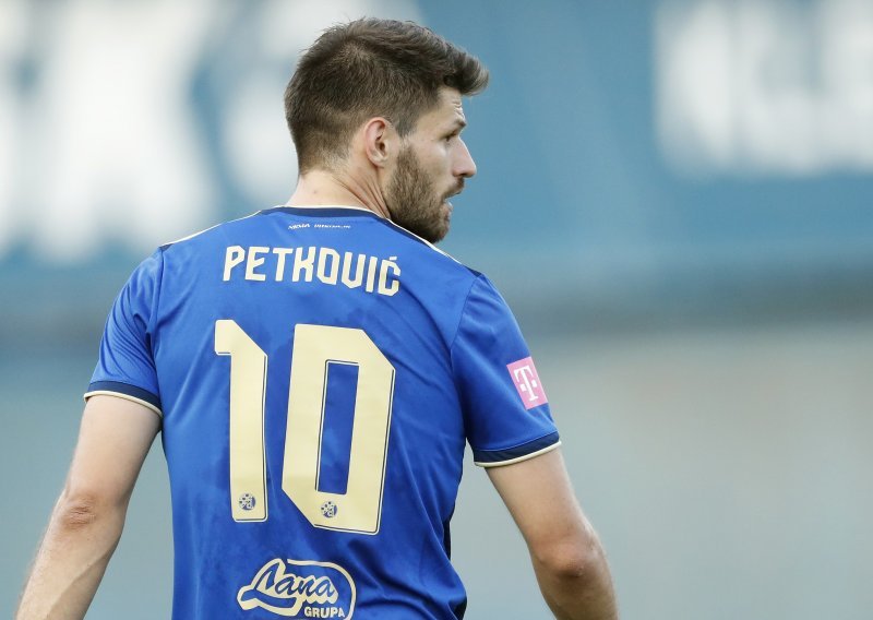 Bruno Petković u novu sezonu ulazi s novim brojem na dresu, a svi su se iznenadili tko će nositi 'sveti dres' s legendarnom 'desetkom'