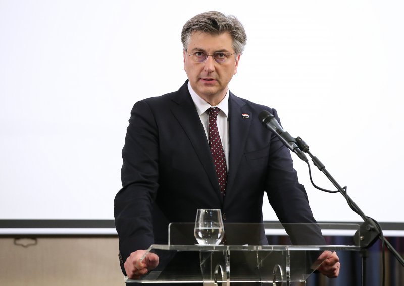 U velikom intervjuu Plenković otkrio što će biti s cijenama goriva u iduća dva tjedna, a osvrnuo se i na nestašicu plina, obuzdavanje inflacije i spremnost za protupožarnu sezonu